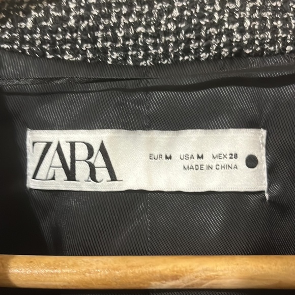 Zara Black and White Tweed Blazer - Picture 3 of 4